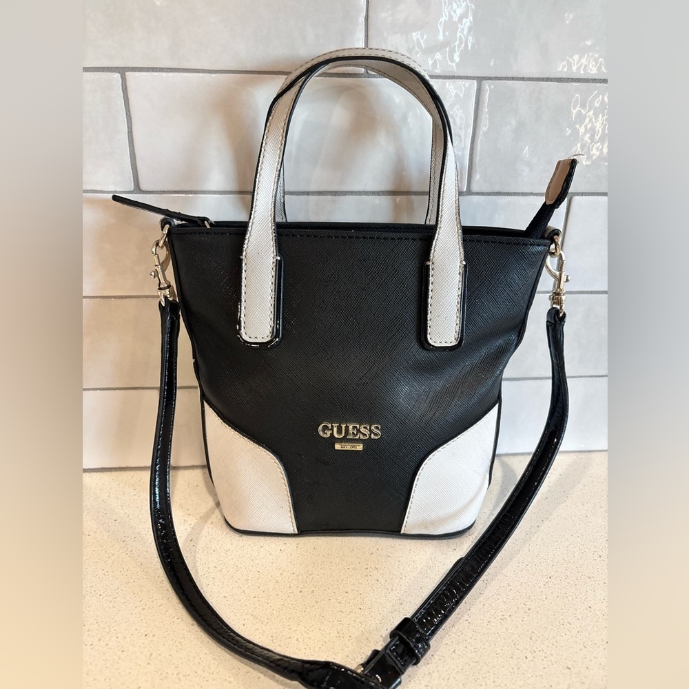 GUESS women's small satchel crossbody bag Purse Black White EUC